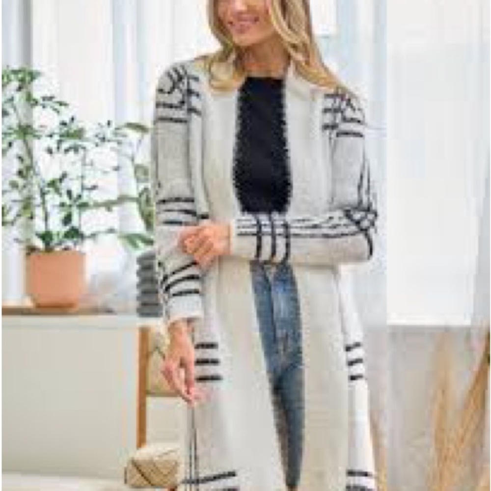 On Blue Eyelash knit duster cardigan open front size S NWT Black & white soft